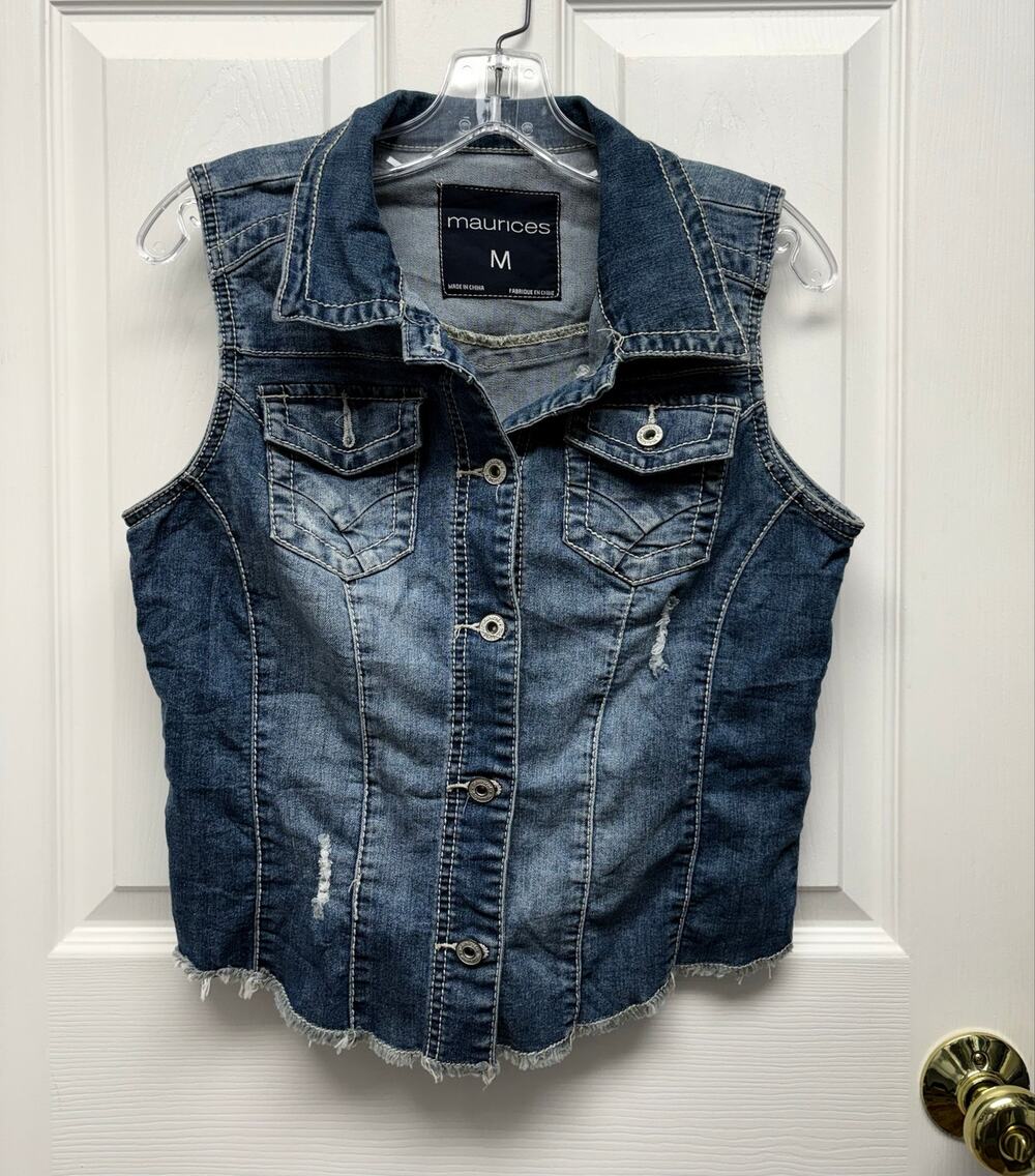 Maurices Jean Vest Denim Metal Buttons Frayed Hem Flap Pockets Womens M